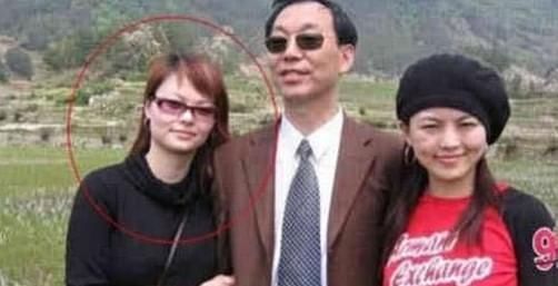 无差|李湘亲妹妹曝光，和姐姐的奢侈生活形成反差太大，完全和农妇无差