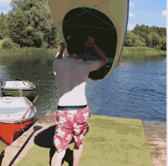 趣图|搞笑GIF趣图:没事我就出去溜溜,让这几个鸡仔羡慕嫉妒恨