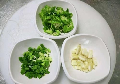  大众|20多年老厨师教花生米新做法，大众喜欢的下饭菜，天天吃都不腻