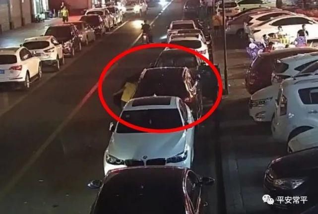  实施盗窃|尾随，锁喉，撂倒，旁边的人却在叫好…