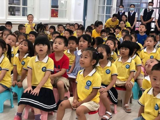  未成年人|地铁星时代“关爱未成年人，安全乘车手拉手”