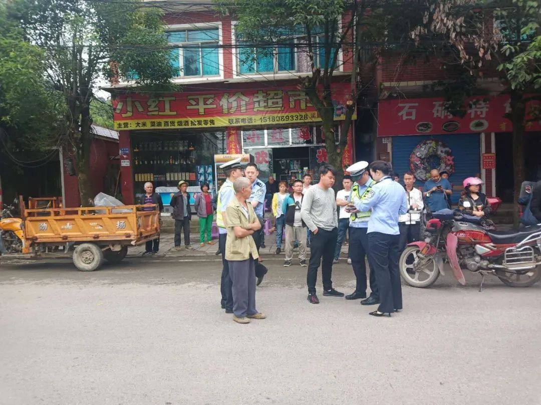 违停|“创文”——息烽交警：即日起严查机动车违停！