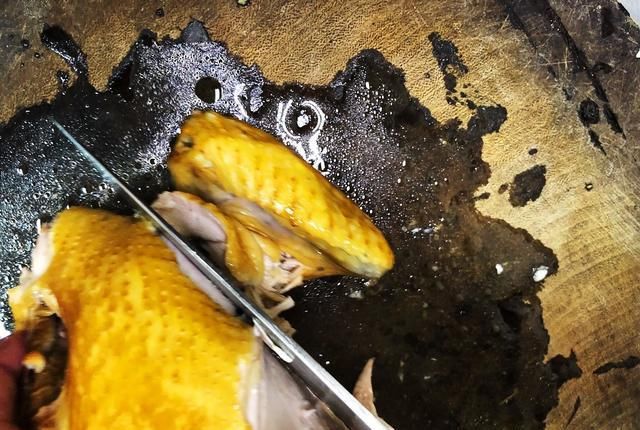  做法|买了很多年，现在才知道，熏鸡做法超简单，在家做干净又放心