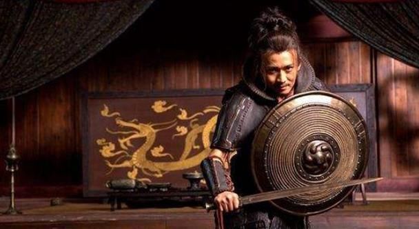  冷兵器|盾牌为什么会成为冷兵器时代防御护具的最佳选择