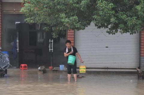 居民|组图 | “孤岛”水退后 安徽固镇部分居民开始返家