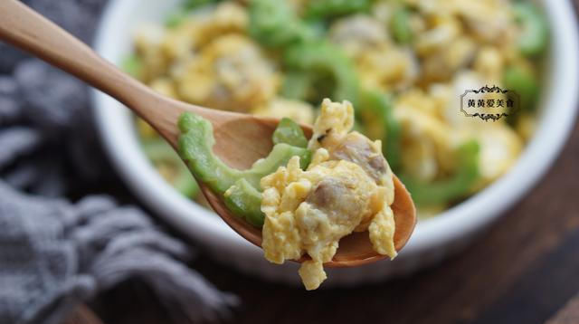  苦瓜|热天，吃这菜超省事儿，清热解暑又去火，整个夏天都精神