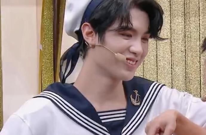  杨颖|《快本》下期放大招，蔡徐坤杨颖都来了，四位男团成员同台！