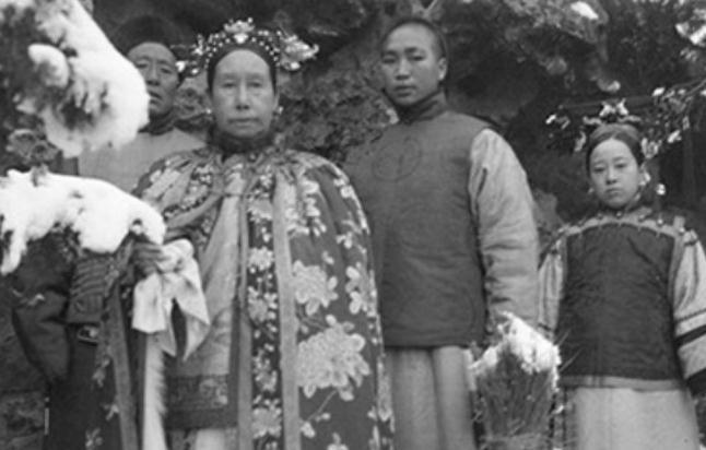 喜欢|他是慈禧和光绪最喜欢的一个太监，经常跟慈禧弄猫腻