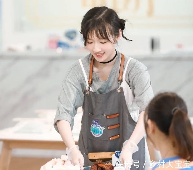  中餐厅|赵丽颖在《中餐厅》展示出三个优点，第二个优点却被网友说没素质