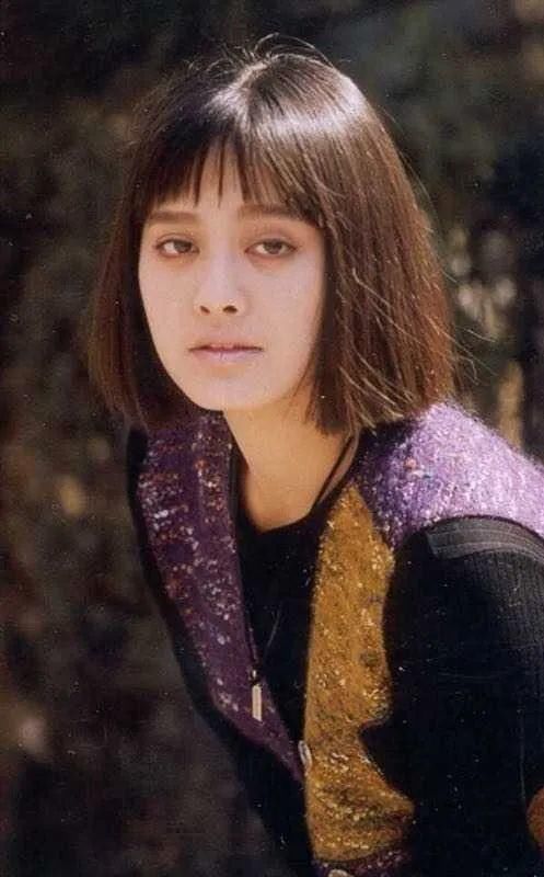 女人真|张雨绮再次第一，美丽笨女人真就这么吃香？