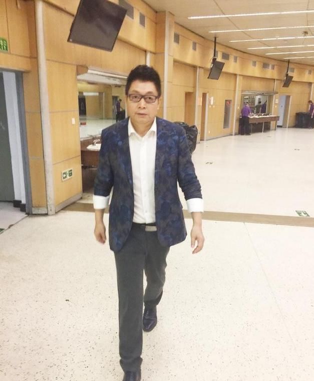  王为念|央视主持人王为念，与小香玉离婚被9.8亿富婆逼婚，晚年太美好