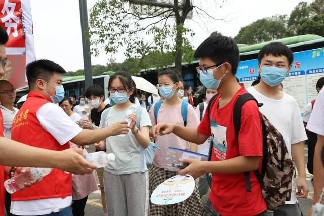  遗憾|撕毁答题卡的女孩：遗憾的背后，还是有值得庆幸的事情