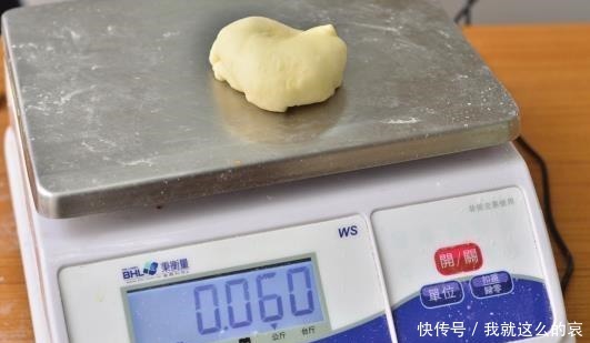 高筋面粉|特级红豆餐包,外酥内软,搭配甜而不腻的红豆馅,最适合拿来解馋