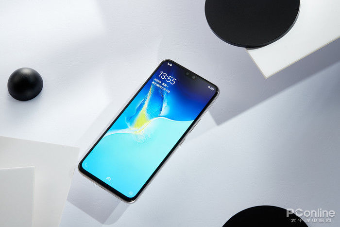  像素|vivo S7评测：轻薄时尚，自拍让女生爱不释手！