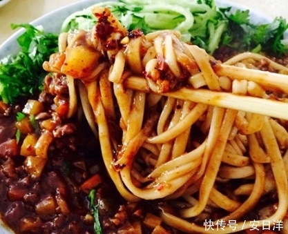 清洗干净|做炸酱面,不能直接炒酱,大厨手把手教你做,味道正宗,香气扑鼻