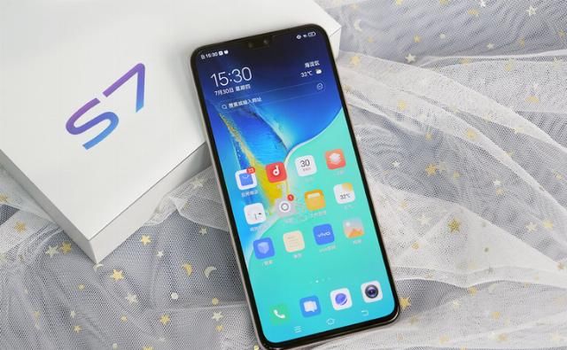  轻薄|vivo S7评测：轻薄高颜值 自拍神器