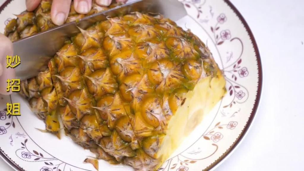  西瓜|用这个方法切西瓜，吃完不脏手不流汁，大家都夸好！