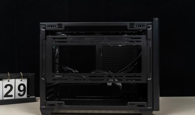  酷冷|设计精致，用料厚道、酷冷至尊NR200(魔方200)迷你机箱 评测