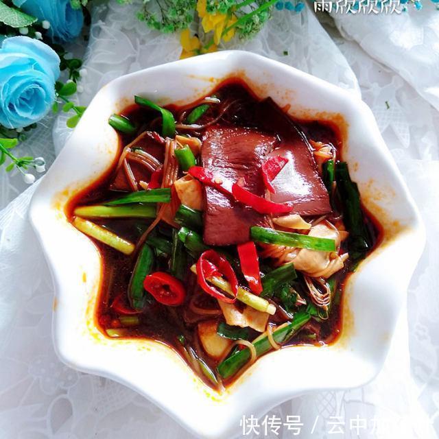 特别|酸辣血旺,酸辣鲜香,特别的开胃