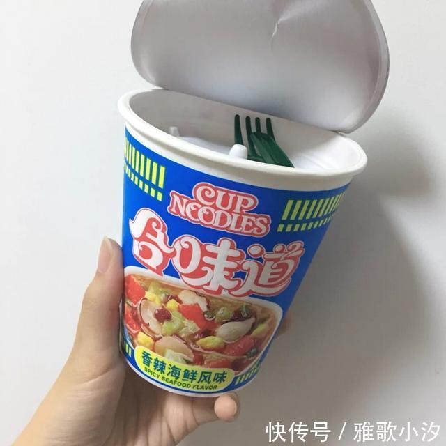 飘香|大学宿舍里公认“最好吃”的5种泡面,最后一种,飘香十里!