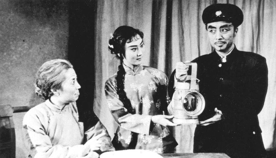 文革|“样板戏”与现代京剧两者不容混淆