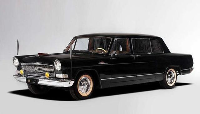  红旗|大爷低价买报废红旗，清洗后土豪出价300万购买，大爷：我差钱？