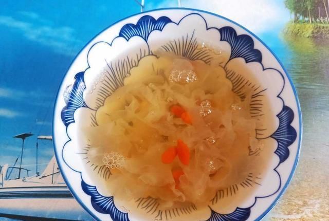  朋友|招待朋友我用不到一百元做了六菜一汤，饭后得到朋友们的一致好评