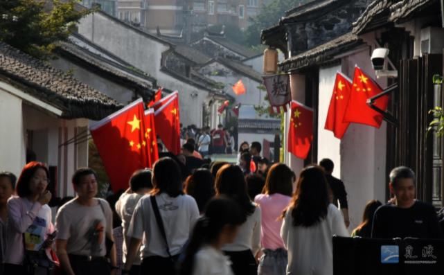 公布|“国旗随手拍”初评名单公布，快来为你最爱的作品点赞！