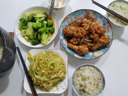 匆忙|孩子点名的晚餐，半小时匆忙准备3菜1汤，简单美味吃的舒服