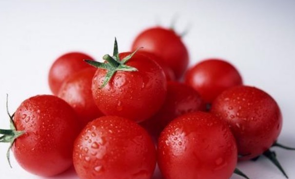 螃蟹|让人倒下的不是病,是无知吃西红柿的4大禁忌,很多人不了解