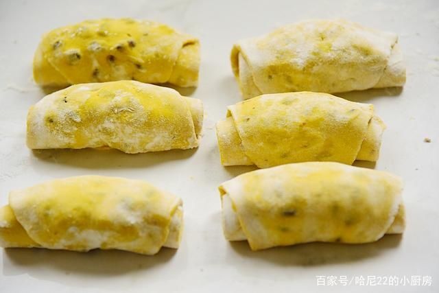 季节|8月,南瓜的季节,好吃又实惠,加入红豆一卷一蒸,超美味