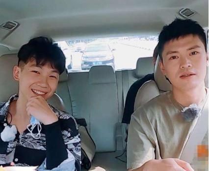  白举纲|20岁参加《快男》得季军，26岁成为导师，用硬核文字回应质疑事件