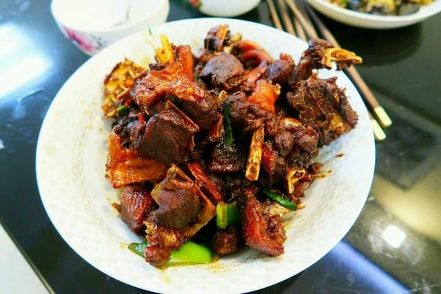  不到|饭店定价200的一道菜，自己做50元不到，连主食都不用搞定一餐