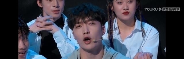 王嘉尔战|王一博“湿身”跳舞连赢两局,张艺兴“撕衣”跳舞只赢一局