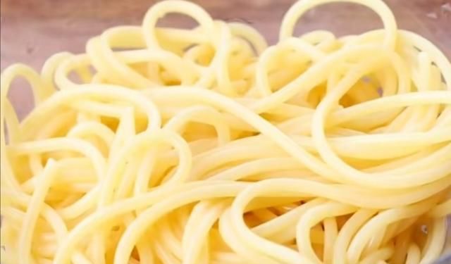 黑椒牛柳意面|想吃意面自己在家做,既好吃又省钱,面条根根有味又富有嚼劲