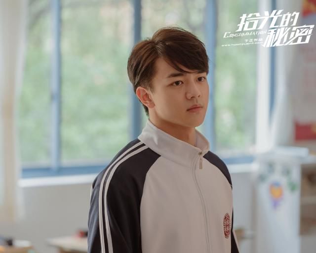  合作|《中餐厅》还没开播，李浩菲新剧官宣定档，合作的演员颜值高追了