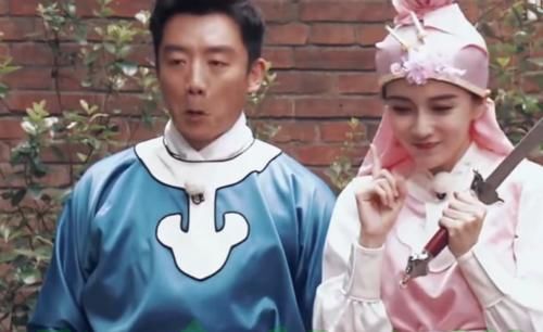 或许|蔡徐坤登台领奖时,谁注意到了baby浮夸的表情,导演组都没敢给其镜头