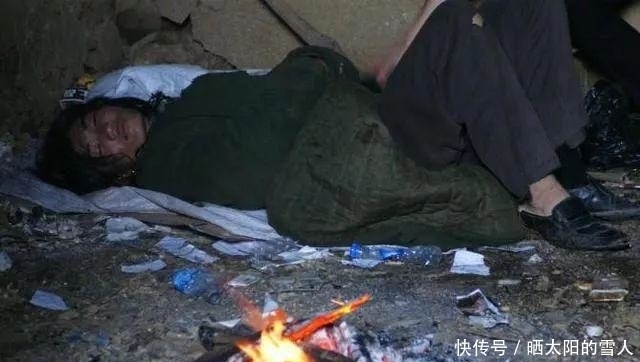  母亲|儿子26岁还穿纸尿裤？涂磊不敢置信，母亲辩驳称：我儿子还小