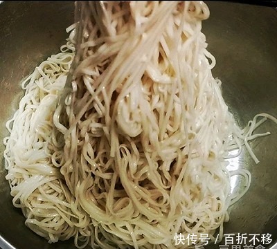  五香|#夏日消暑，非它莫属#辣麻酱兔丝凉面