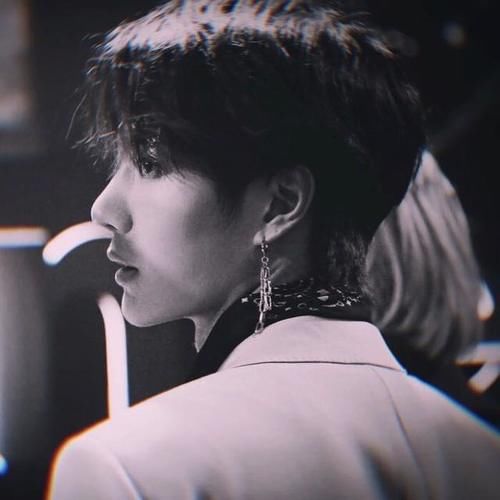  名存实亡|UNIQ名存实亡后，无依无靠的王一博才明白，天天向上对自己多重要