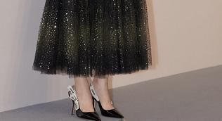  参加|赵丽颖参加活动，工作室却被吐槽不认真，四年了还没解决鞋子问题