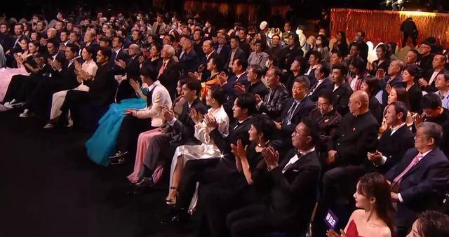 白皙|金鹰奖女星高清同框照:赵丽颖白皙完胜谭松韵,宋茜状态不如陶虹