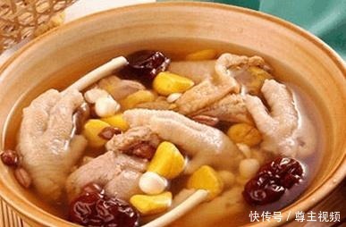 秋天|秋天用这食材来炖鸡,鸡肉鲜嫩,香气四溢,汤汁鲜甜,滋补身体