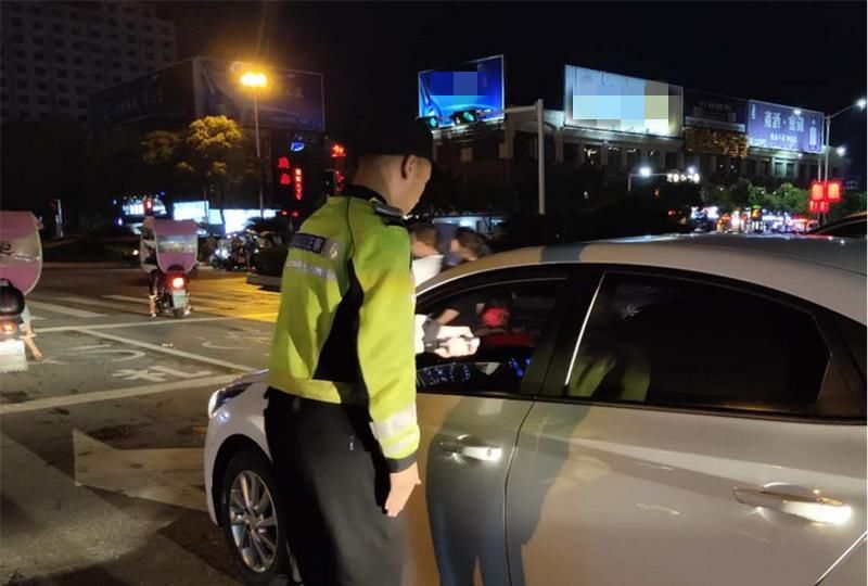 启动|酒后在车内等代驾被判酒驾?车主委屈不已:坐在车里休息也有错?