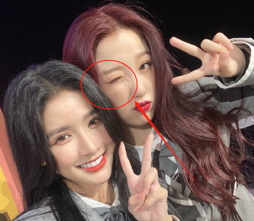  小姐姐们|蔡卓宜上THE9团综，晒合影时不开美颜，婧妹们的颜值好真实