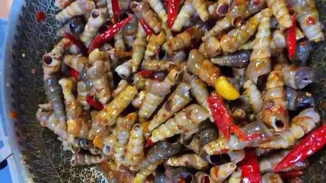 难以|爆炒钉螺，经济实惠不亚于小龙虾，做法简单麻辣咸香，难以抗拒！