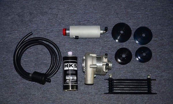 机械|兰德酷路泽(陆巡)HKS机械增压改装作业,提升40%功率,越野更强