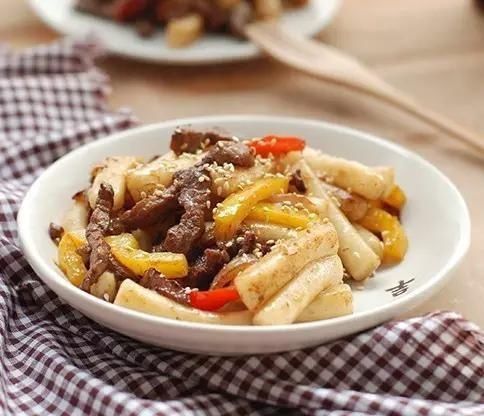  美味|酸菜，牛肉，蕨菜，鲫鱼汤的做法送你啦，好吃美味，值得一做