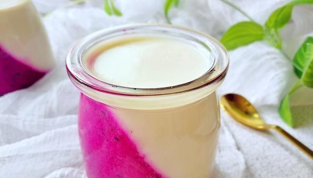 双色|火龙果换种吃法,加点酸奶做双色布丁,成本低成功率高