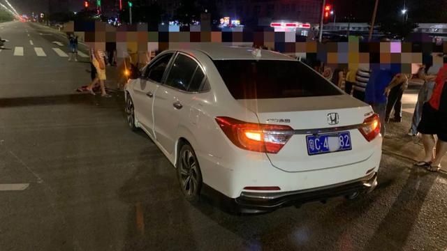 夫妇|珠海夫妇深夜去买药被撞飞,两人重伤丈夫身负6项严重违法!